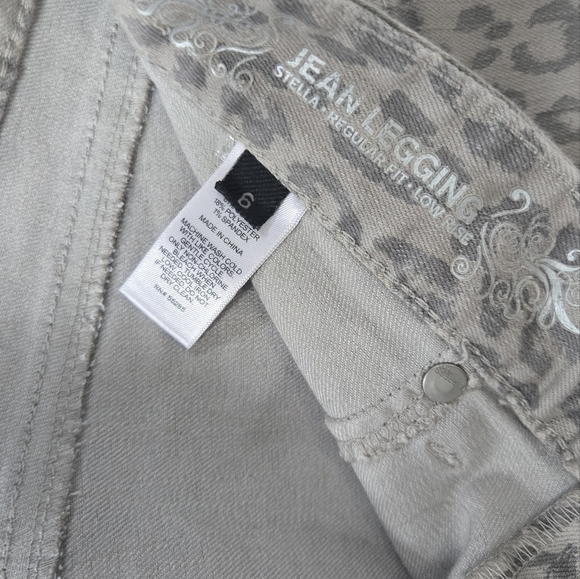 Express Gray Zelda Leopard Print Jeggings Size 6 - Picture 2 of 4